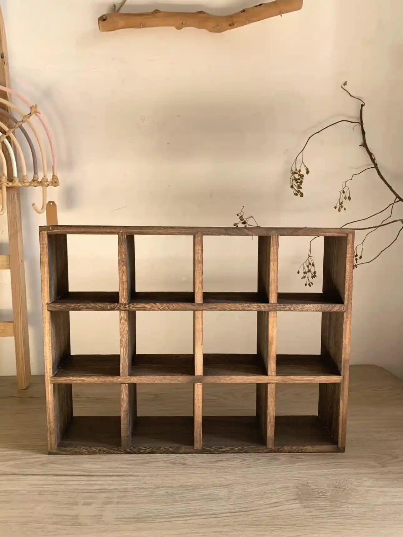「Old Soul」Solid wood storage rack